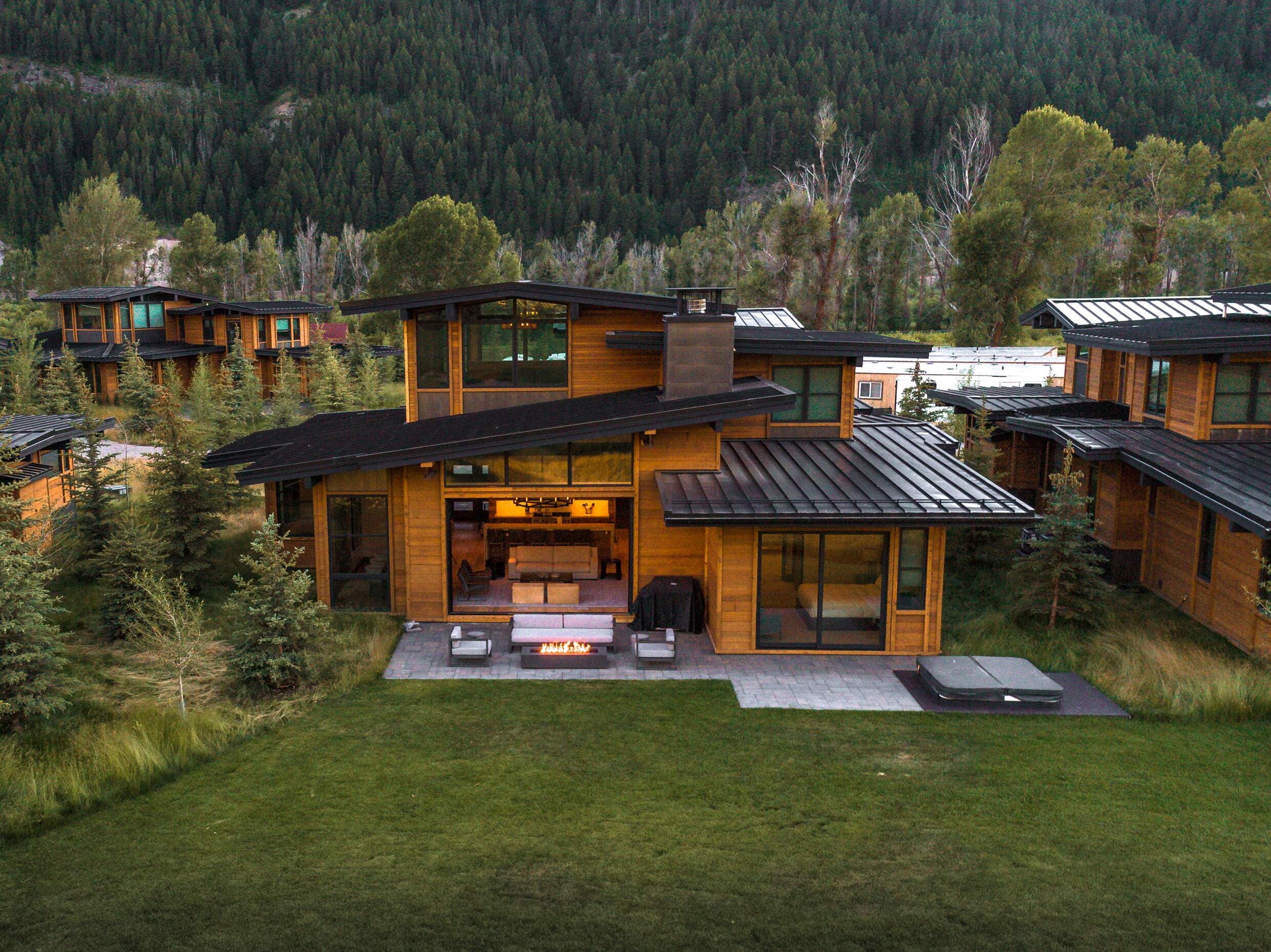 Exterior of Caddis Cabin at Snake River Sporting Club.